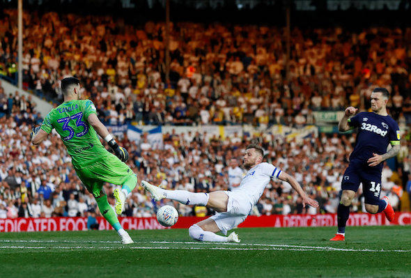 Kiko-Casilla-Liam-Cooper.jpg